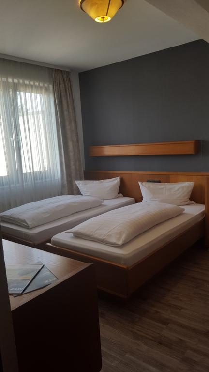 Hotel Alt Steinbach Steinbach im Taunus ภายนอก รูปภาพ