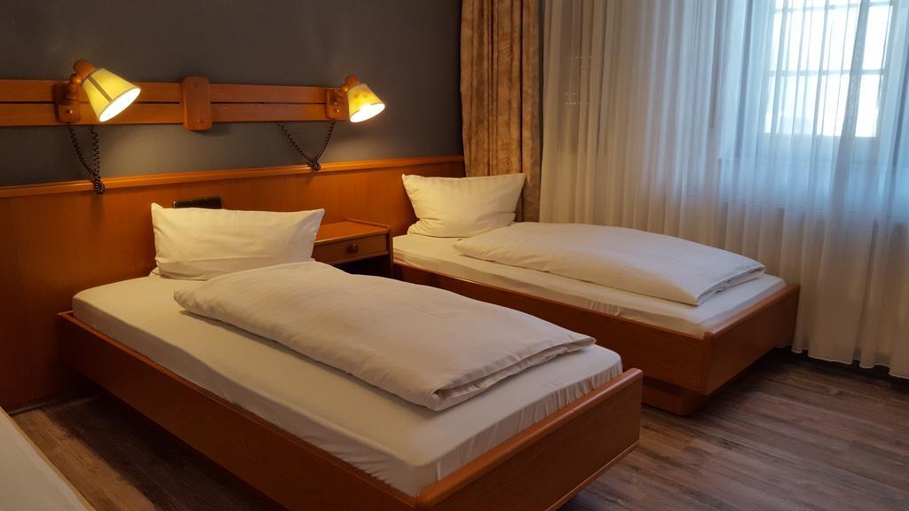 Hotel Alt Steinbach Steinbach im Taunus ภายนอก รูปภาพ